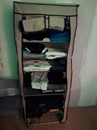 Armario de tela con baldas