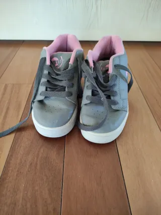 Zapatillas T.33ruedas removibles Skate Mate Hellys