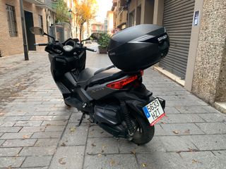 Yamaha X-MAX 400