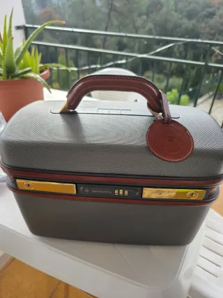 Neceser de viaje Samsonite gris y marrón