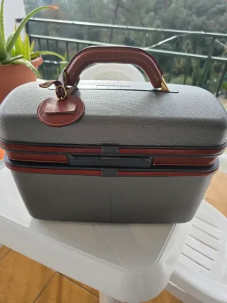 Neceser de viaje Samsonite gris y marrón