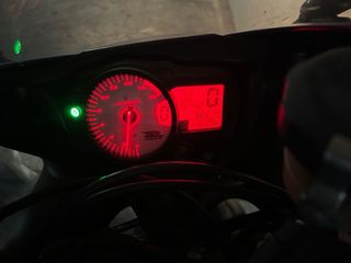 Suzuki GSX-R 600 K7 Azul y Blanca