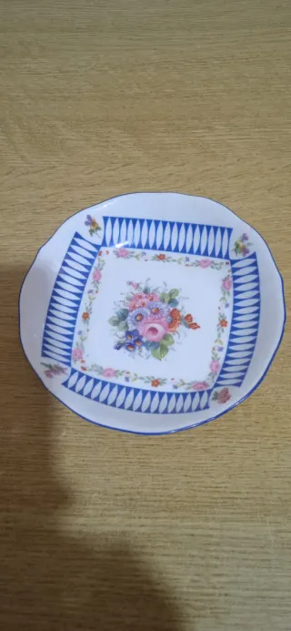 Piattino in ceramica decorato floreale
