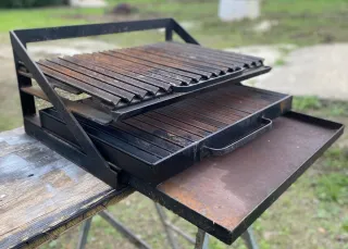 Barbacoa metálica negra