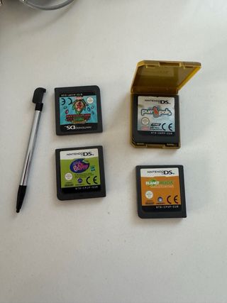 Nintendo 2DS Rosa e Bianca con Tomodachi Life