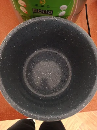 Olla programable verde y plateada