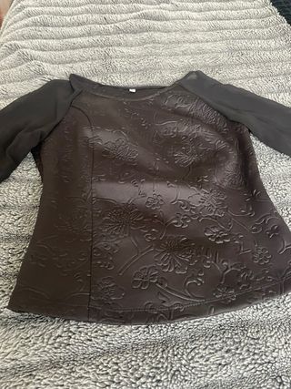 Top negro M con mangas de gasa