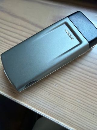 Nokia 8850 Plata