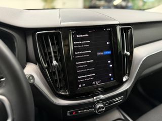 VOLVO XC60 B4 Momentum Pro AWD Aut. desde 415€/mes