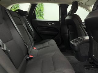 VOLVO XC60 B4 Momentum Pro AWD Aut. desde 415€/mes