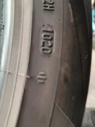 2 Neumáticos 235/50R20 104W