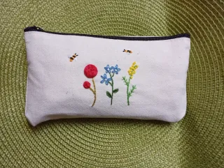 Estuche neceser bordado a mano