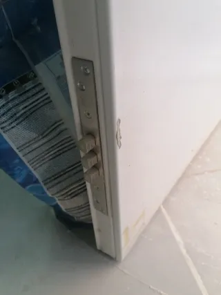 Puerta de entrada blanca