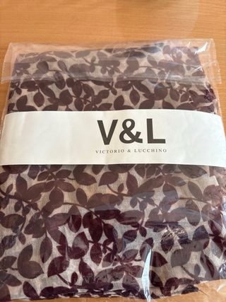 Foulard Victorio & Lucchino sin estrenar