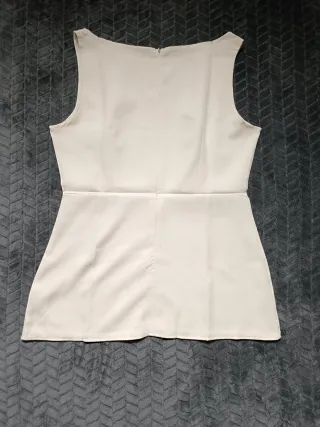 Conjunto top y falda plisada beige