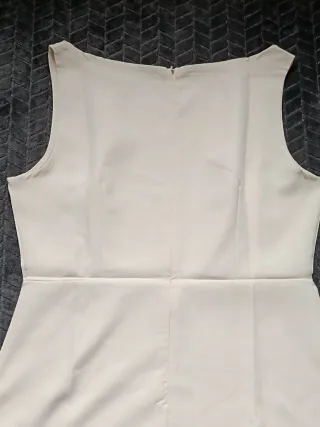 Conjunto top y falda plisada beige