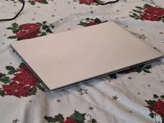 ASUS Vivobook S15 OLED 1 TB con caricabatterie e Windows