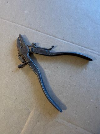 Pinza piegatrice vintage per denti sega