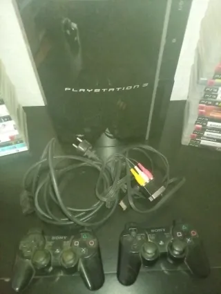 Consola PlayStation 3 con juegos y mandos