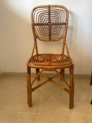 Silla de bambú y ratán