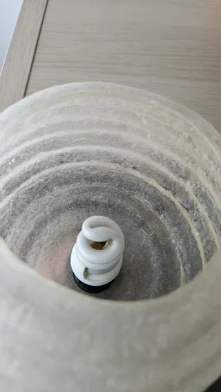 Lámpara de mesa elegante