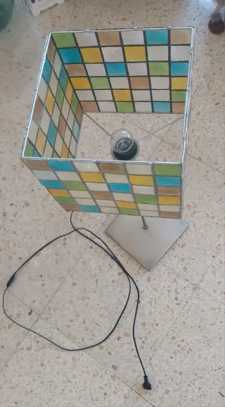 Lámpara de pie vintage plastico metal