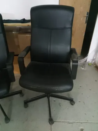 Sillas de oficina negras