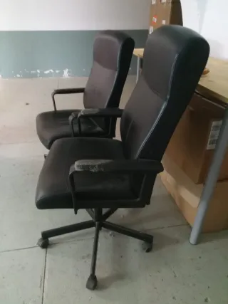 Sillas de oficina negras