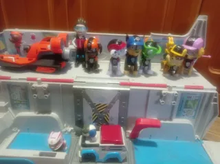 Camión Patrulla Canina con muñecos y lancha