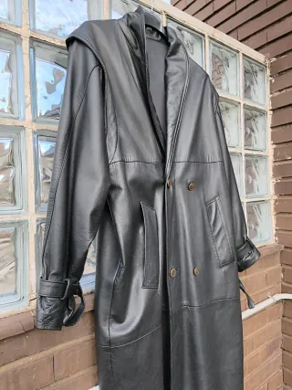 Abrigo largo vintage de piel negro