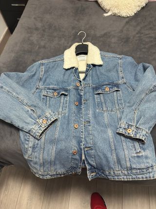 Cazadora vaquera Bershka forrada