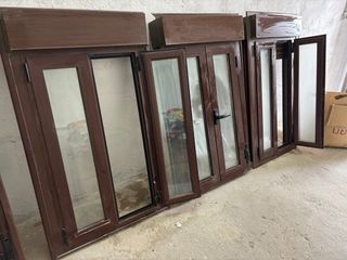 Ventanas de aluminio color marrón