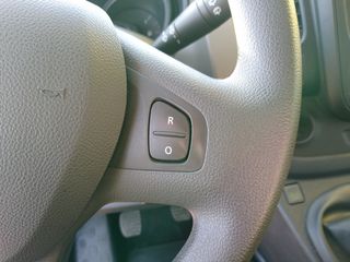 RENAULT Trafic Passenger Energy Blue dCi 145CV