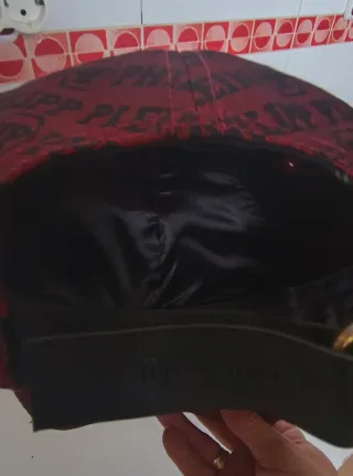 Gorra Philipp Plein Negra y Roja