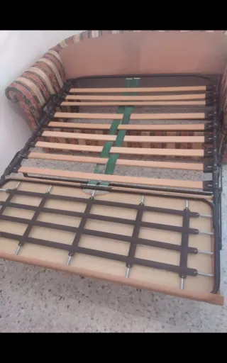 Sofá Cama Tela Rayas Rojo y Amarillo