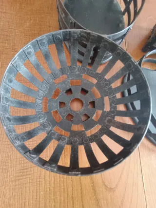 Juego de 4 cestas metálicas negras Estilo rustico.