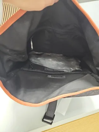 Mochila Calvin Klein Negra y Naranja