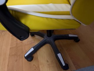 Cadeira Gaming Amarela e Branca