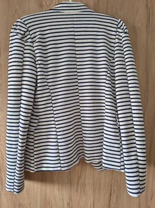 Americana rayas blanca y azul marino entallada