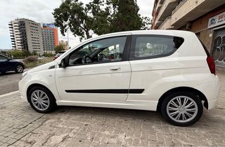 Chevrolet Aveo pegatina C de la DGT