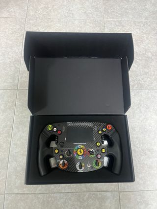 Thrustmaster SF1000 Volante Ferrari Caja