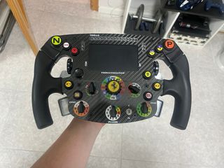 Thrustmaster SF1000 Volante Ferrari Caja