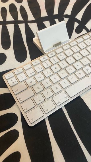 Teclado Apple iPad 1 y 2 con pines.