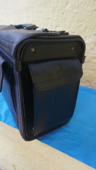 Maletín Cuero Vintage Negro 49x34x20cm