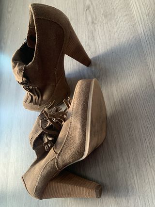 Botines de ante con plataforma