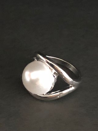 Anello Acciaio con Perla Sintetica