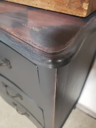 Comoda con cassetti grigio notte e granato inglese