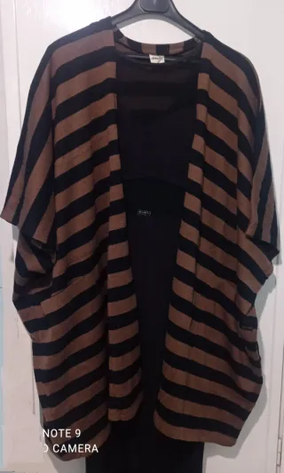 Chaquetón punto mangas mariposa. Nueva