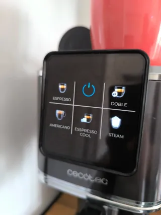 Cafetera Cecotec Cafelizzia