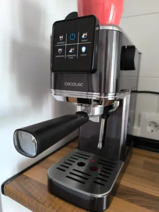 Cafetera Cecotec Cafelizzia